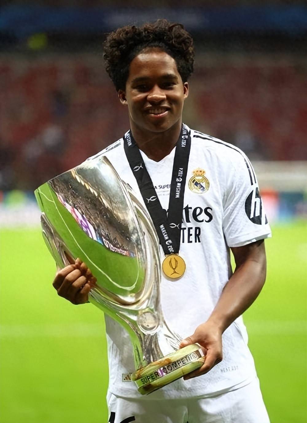 瓦伦西亚与皇马对阵,谁能抢得比赛胜利 瓦伦西亚与皇马对阵,谁能抢得比赛胜利