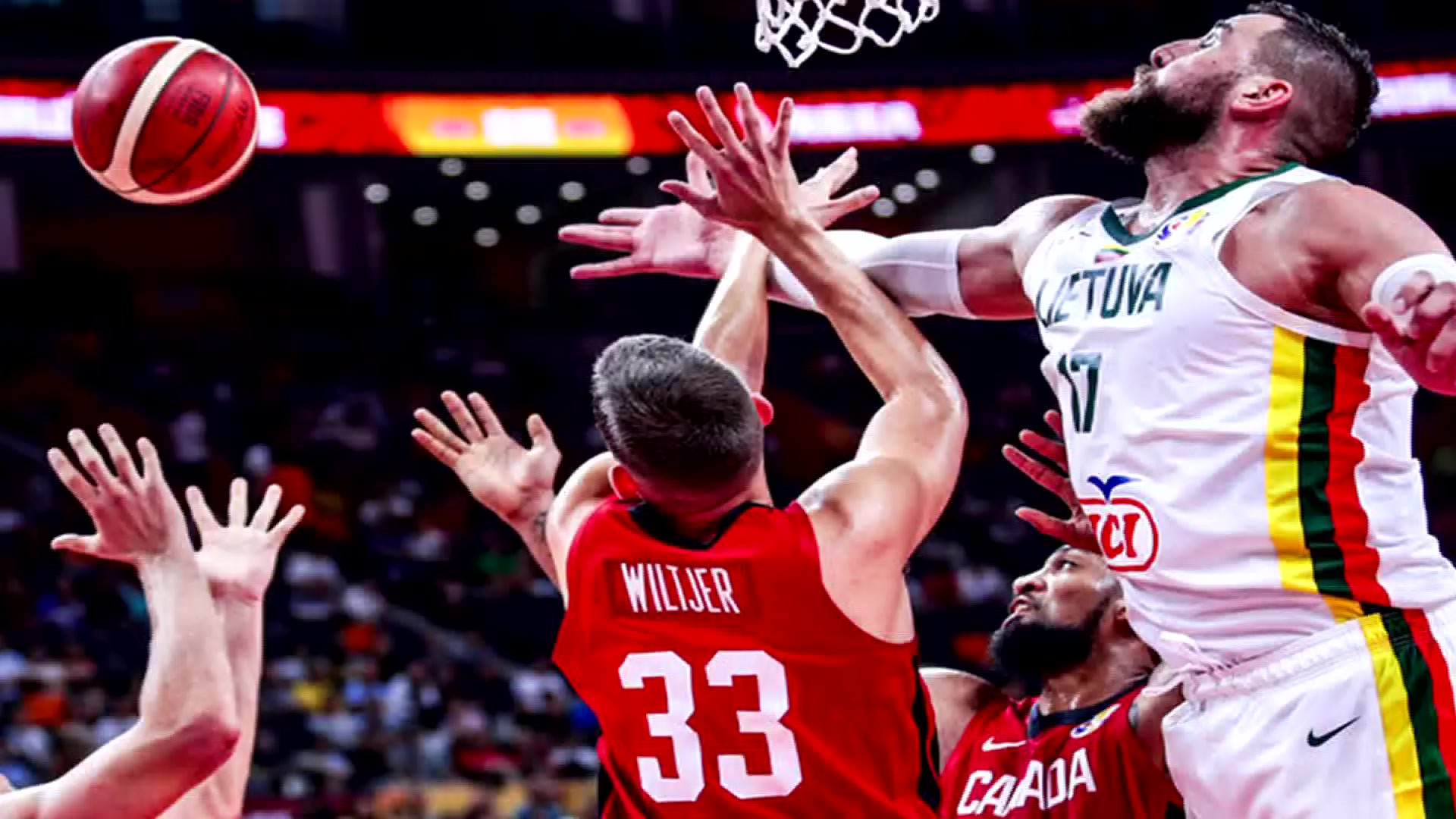 开云体育-立陶宛队迎接与加拿大队的挑战，角逐激烈