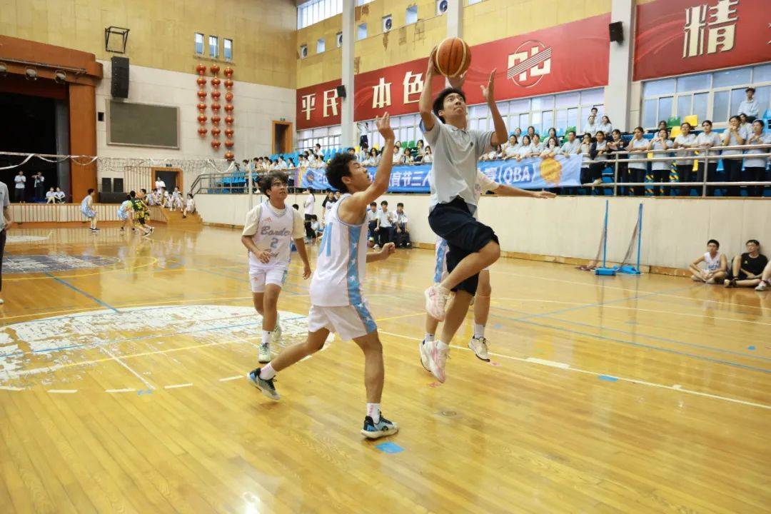 开云官网-短兵相接的篮球比拼，谁才是最终胜者？的简单介绍