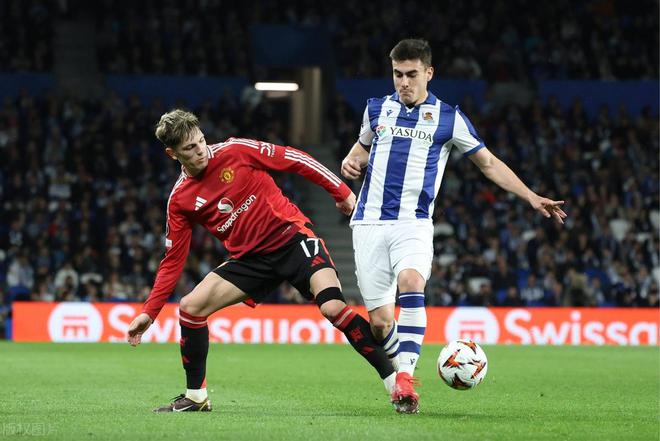 关于诺里奇城正面遭受曼联猛烈冲击,以平局告终!的信息 关于诺里奇城正面遭受曼联猛烈冲击,以平局告终!的信息