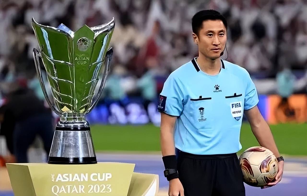 开云体育app-比赛中出现了争议判罚，引发了轩然大波