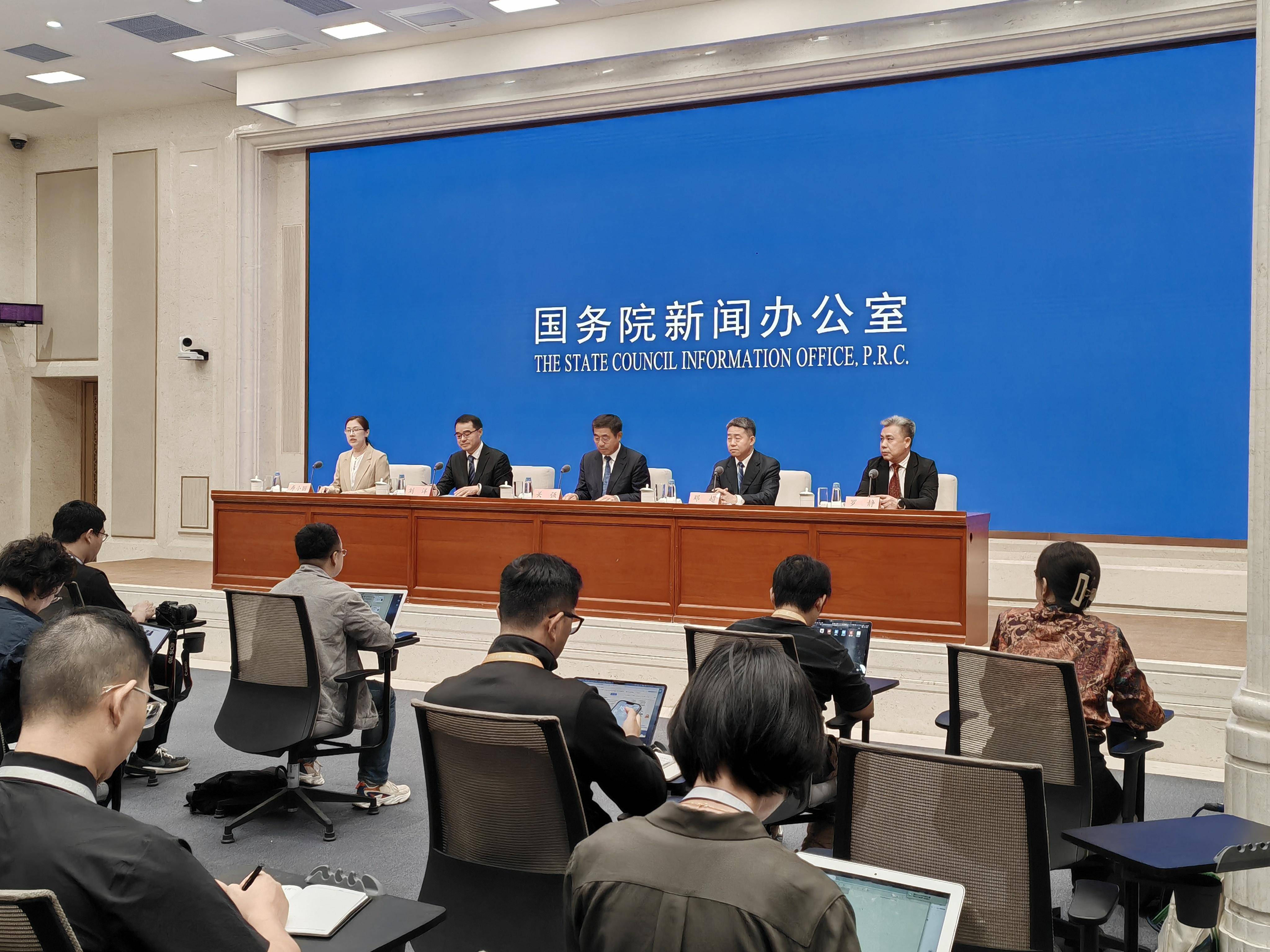 荷兰客场战胜白俄罗斯,继续保持领先优势的简单介绍 荷兰客场战胜白俄罗斯,继续保持领先优势的简单介绍