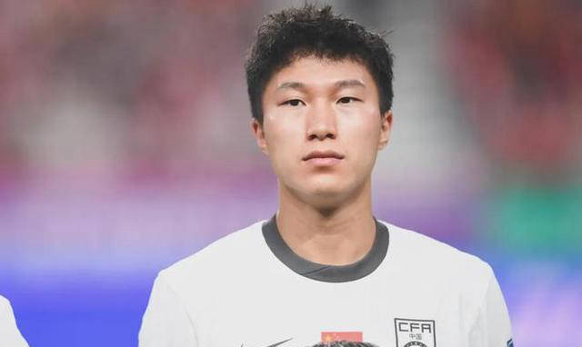 开云体育中国-展现拼搏精神！球员不畏强敌，飒爽登场