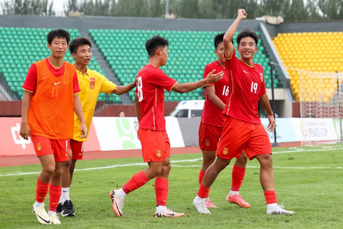 青年球员获得三年顶级球队试训机会 青年球员获得三年顶级球队试训机会