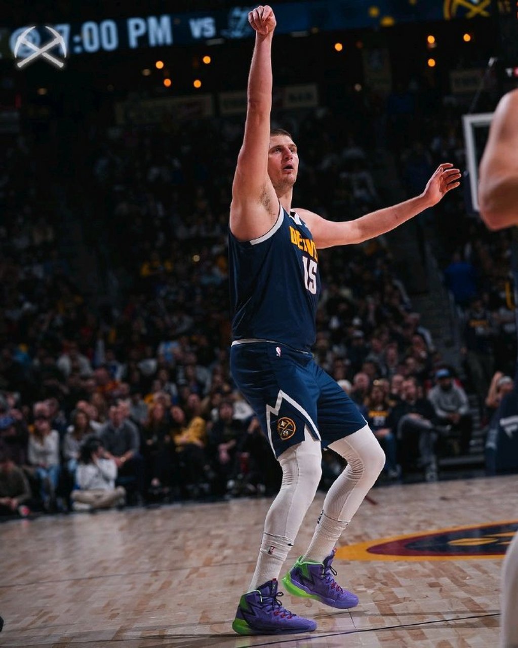 灰熊卫冕冠军稳健发挥，胜出比赛的简单介绍