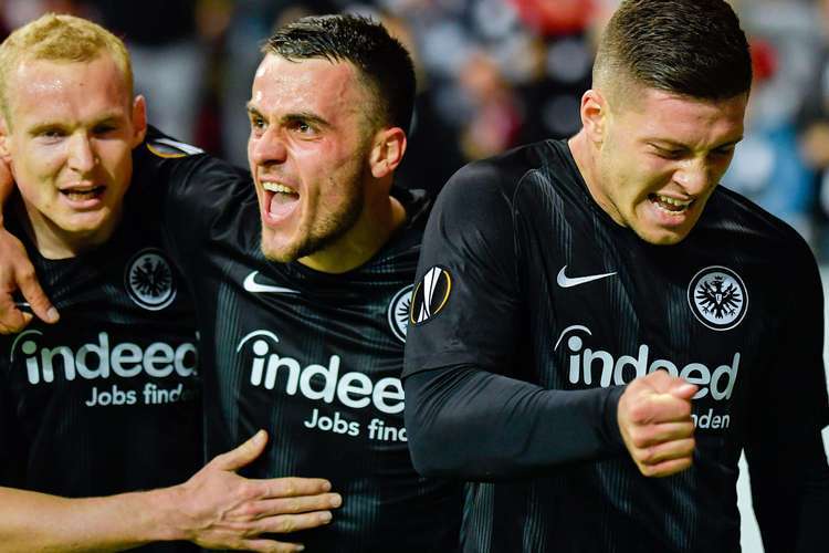 开云体育下载-包含奥格斯堡客场惊险获胜，火力全开无往不利的词条