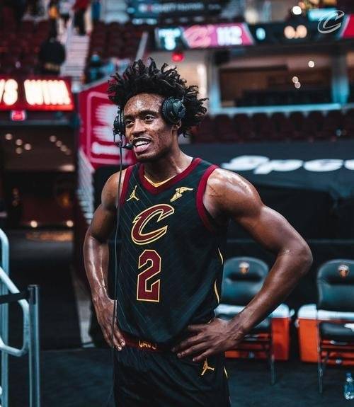 米切尔强势作战,爵士不敌开拓者遗憾失利 米切尔强势作战,爵士不敌开拓者遗憾失利