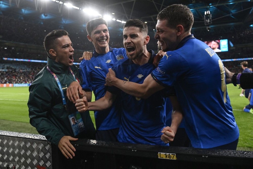 开云体育中国-关于西班牙轻松取胜,豪取三分领跑小组的信息