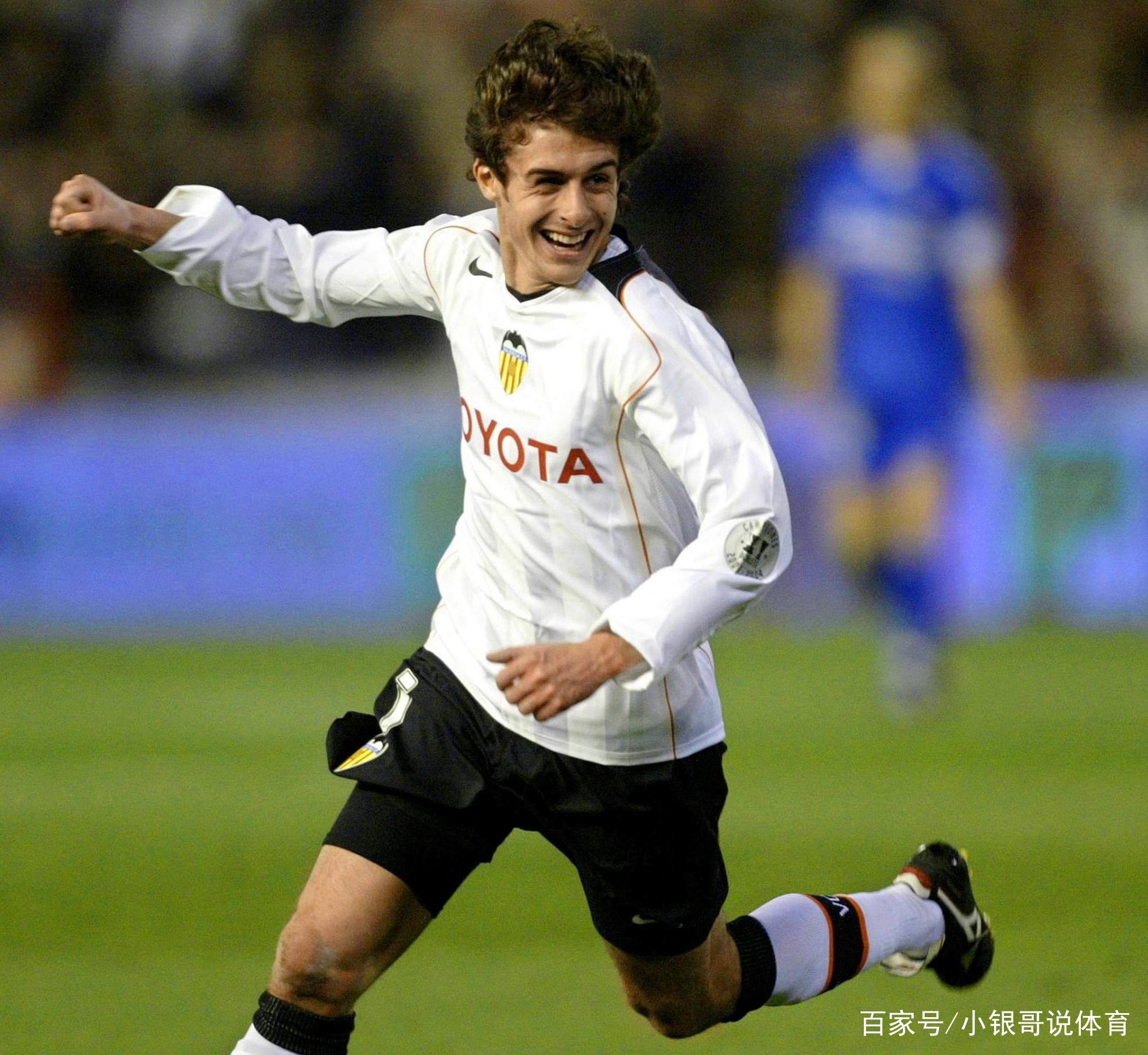 开云体育官网-巨星之战，世界足球再掀波涛