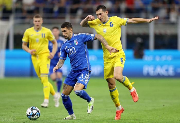 开云下载-关于欧预赛关键一战，球星们展现出色技术的信息