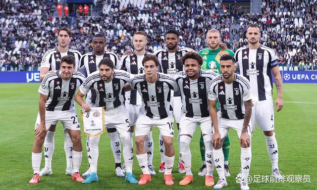 尤文图斯队主教练与球员集体庆祝胜利的简单介绍 尤文图斯队主教练与球员集体庆祝胜利的简单介绍