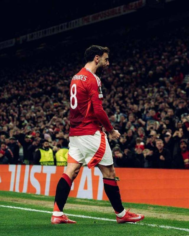 关于曼联取得胜利,晋级欧冠八强杯赛的信息 关于曼联取得胜利,晋级欧冠八强杯赛的信息