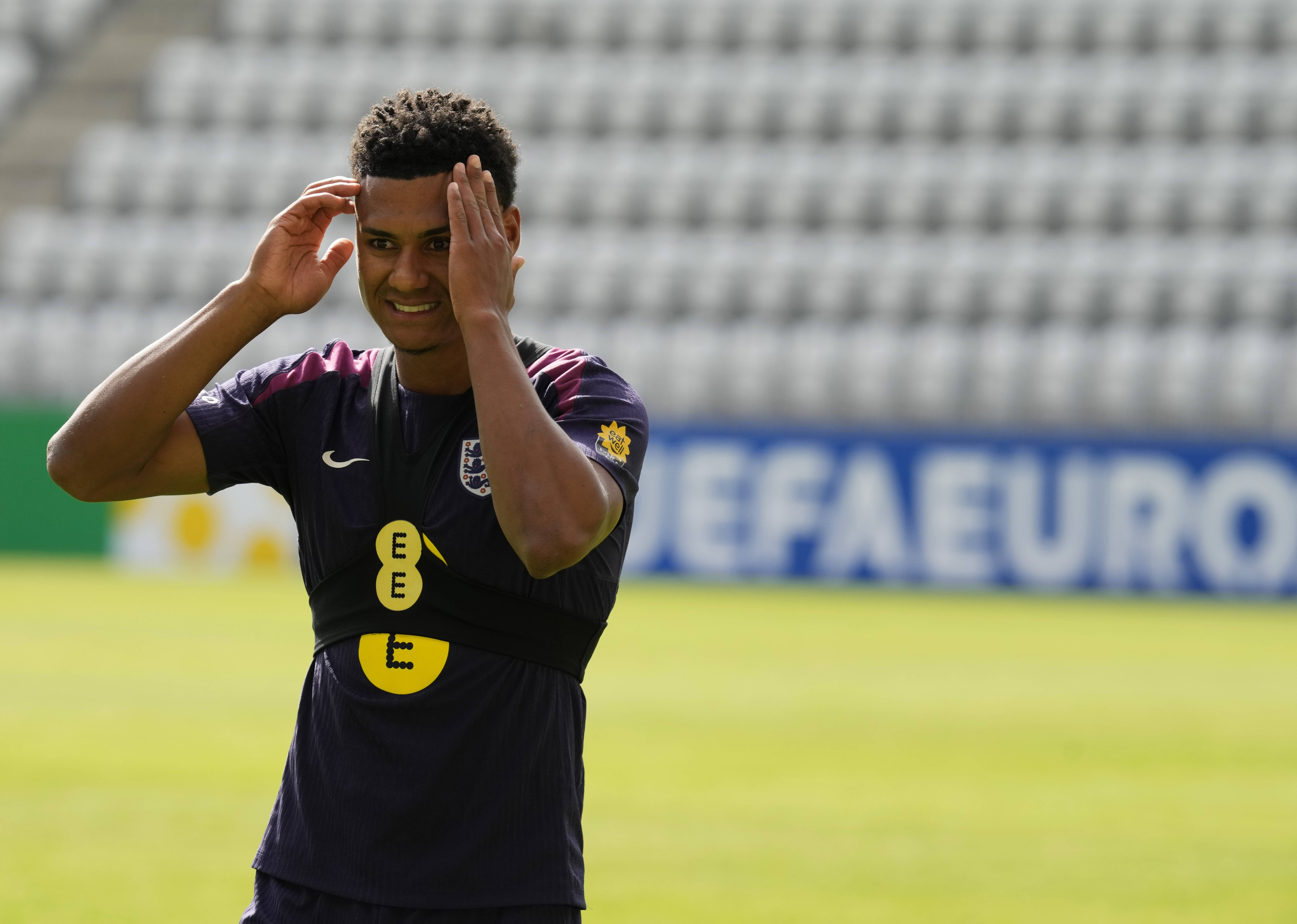 开云体育入口-英格兰队晋级半决赛，取得胜利