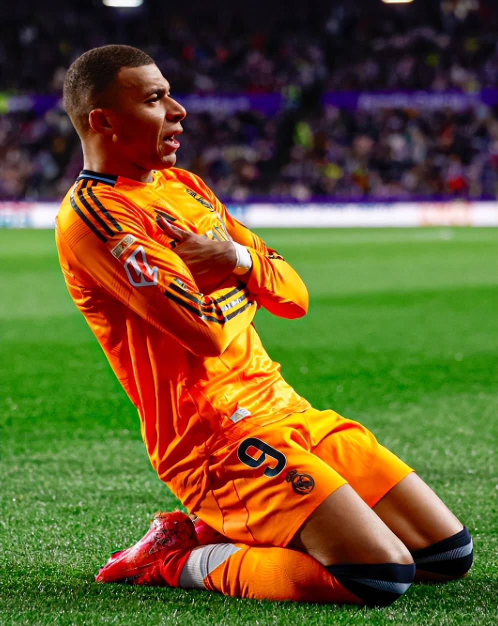 开云平台-欧冠｜姆巴佩险胜，争议判罚的简单介绍