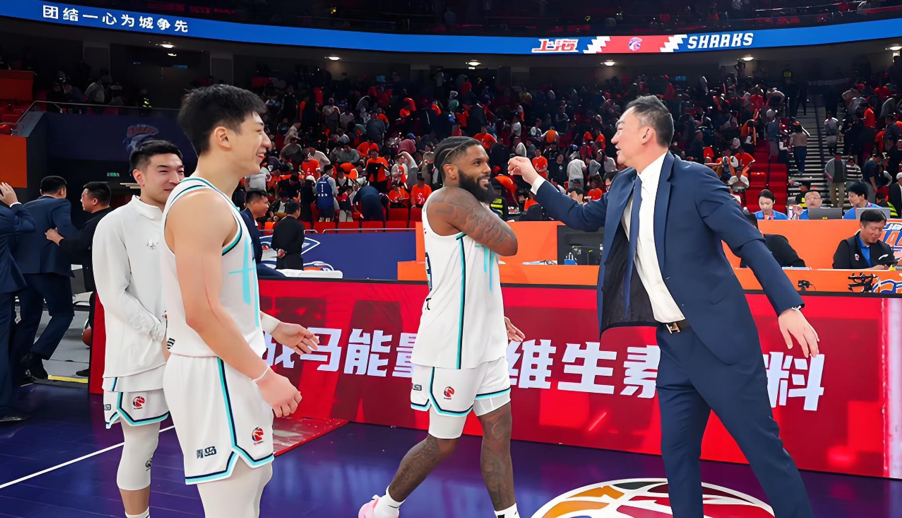 球队士气高涨,备战接下来的比赛 球队士气高涨,备战接下来的比赛