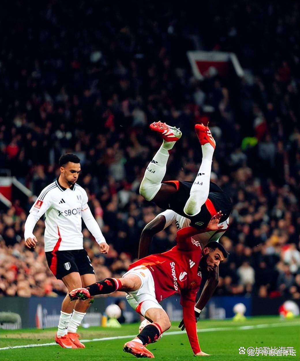 开云体育-曼联主场告负，遭遇背靠背失利