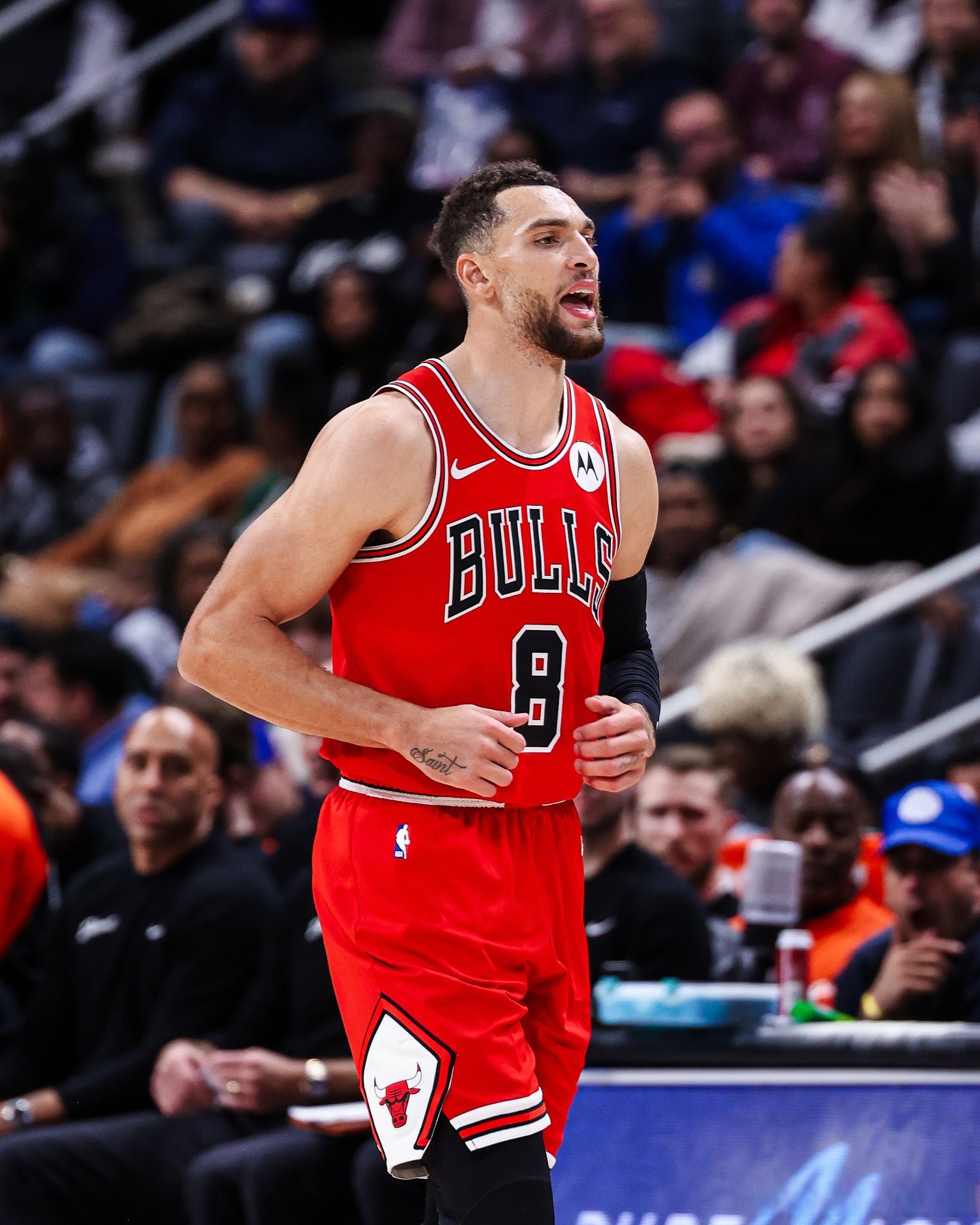 包含活塞力克公牛，取得重要胜利的词条