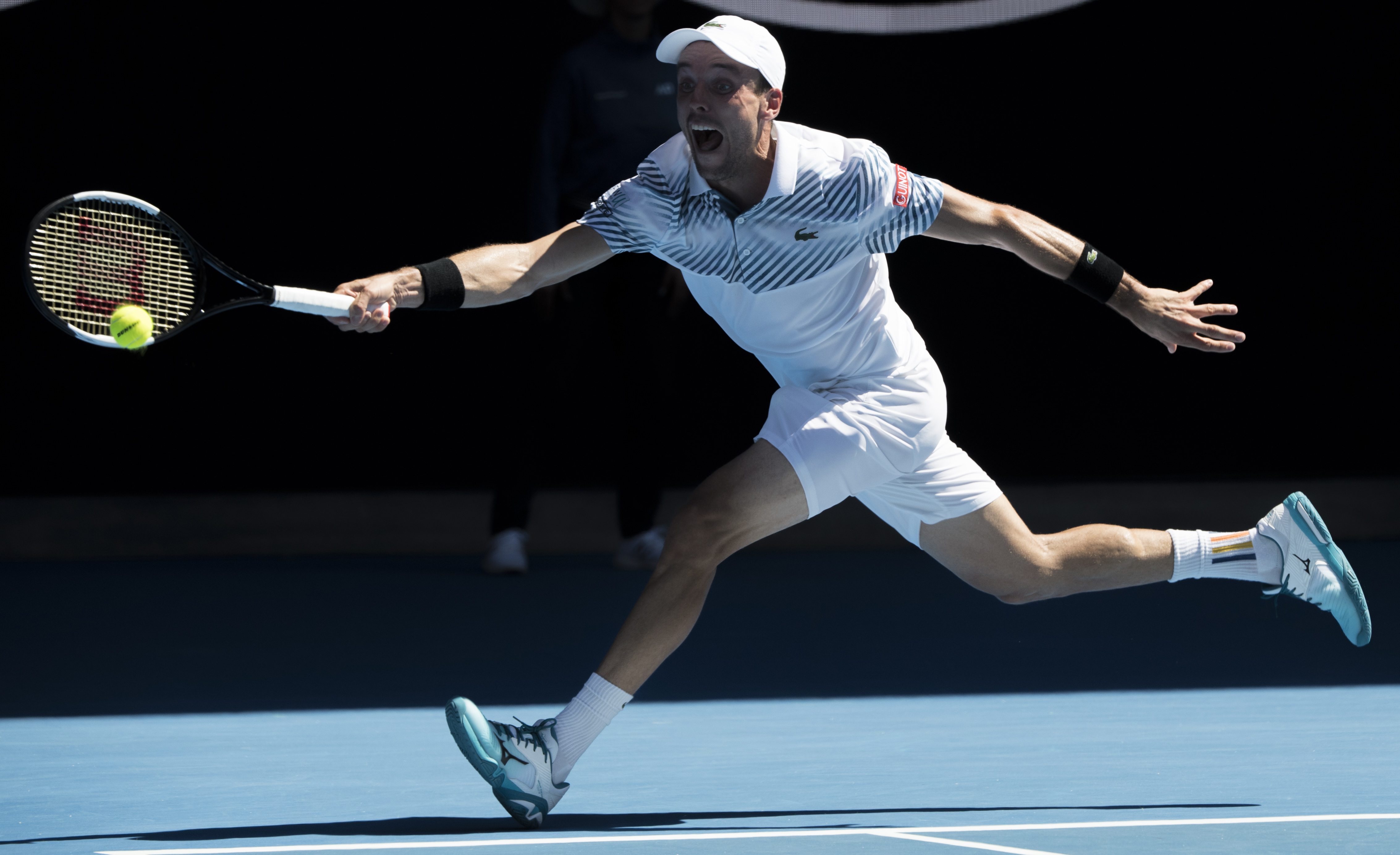 开云体育平台APP-意大利网球队爆冷法国网球队,西西帕斯送出助攻