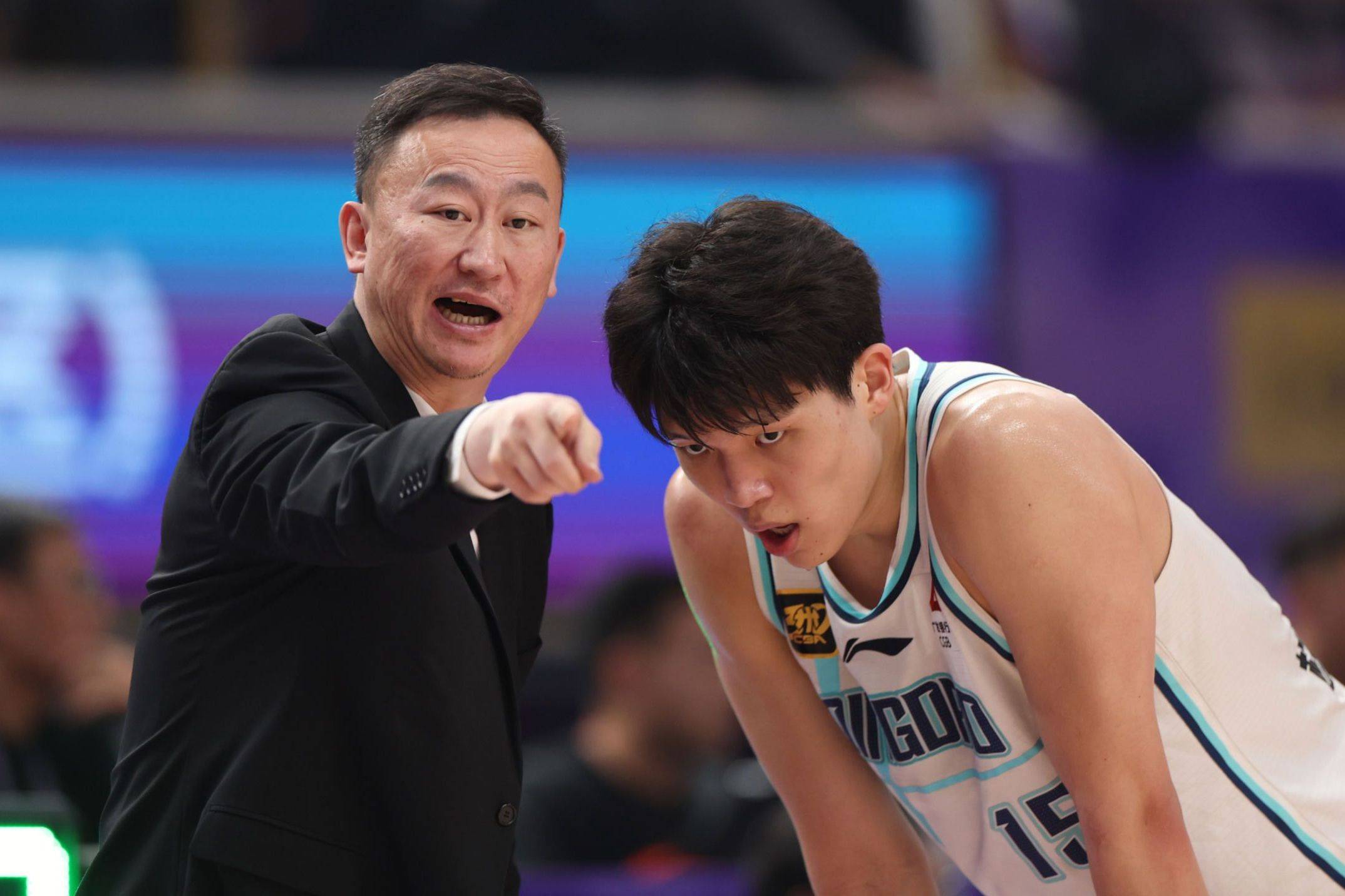 开云体育入口-青岛队鏖战浙江队,福克斯关键制胜