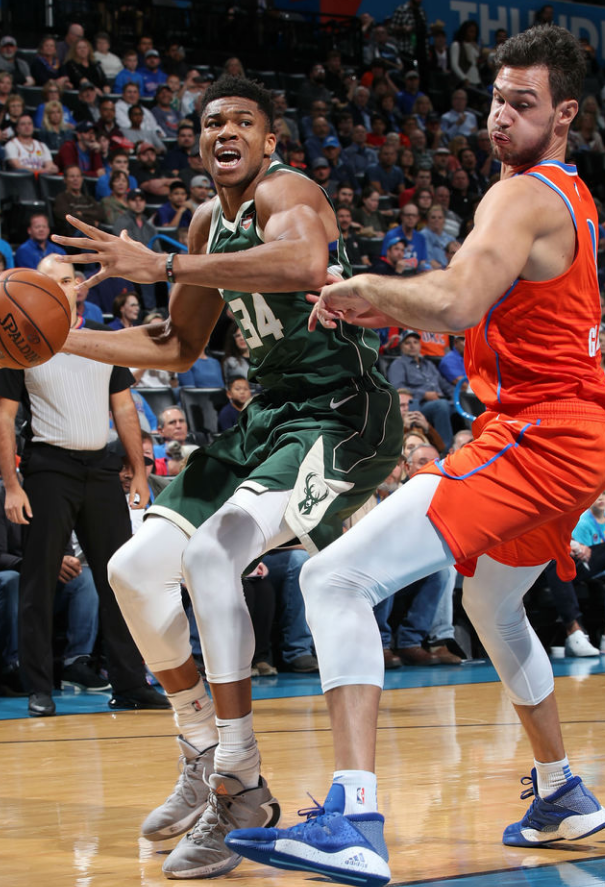 雄鹿逆转勇士,保罗带队取胜 雄鹿逆转勇士,保罗带队取胜