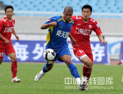 江苏舜天主场战胜重庆力帆，积分追赶