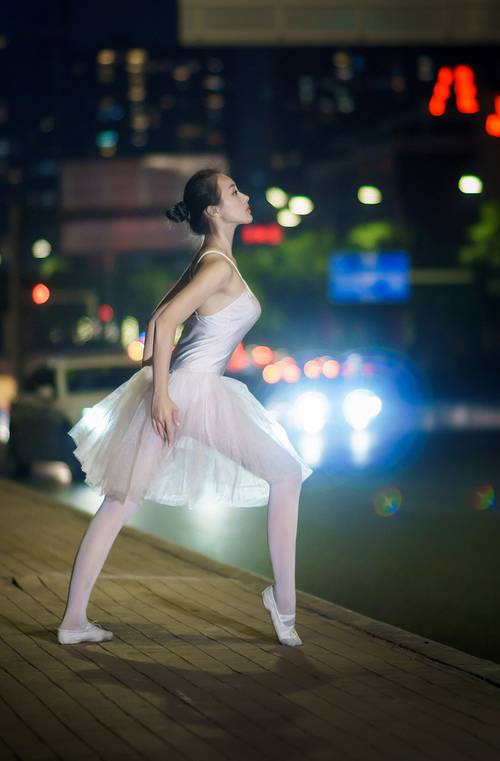 开云体育app-跨越时空的热血,竞技殿堂的三重奏与永恒回响