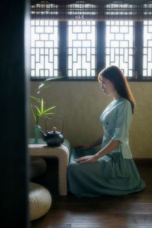 双重风暴，哥伦比亚足球粉碎马竞神话，凯恩篮球西决生死战铸就传奇