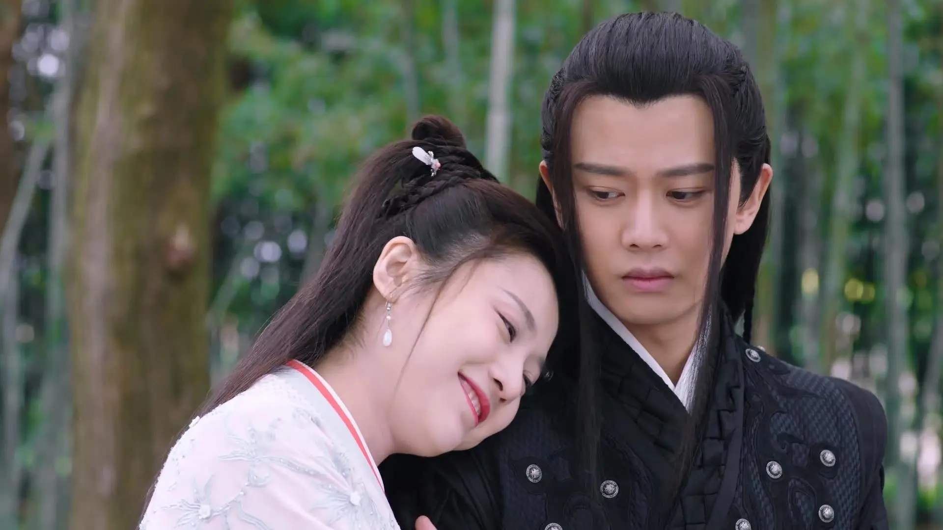 赛季双响炮，F1揭幕战悬念迭起，活塞硬仗力克奇才展韧性