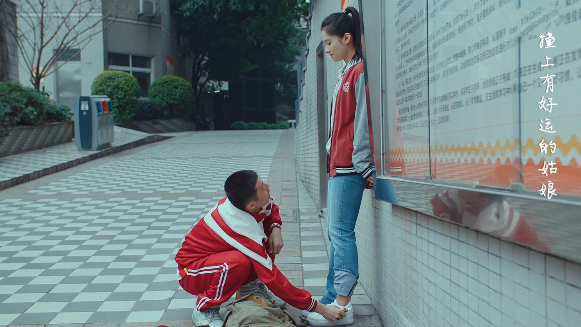 开云APP-当莱万踏平故主，德里赫特接管德比，现代足球的锋线与盾魂