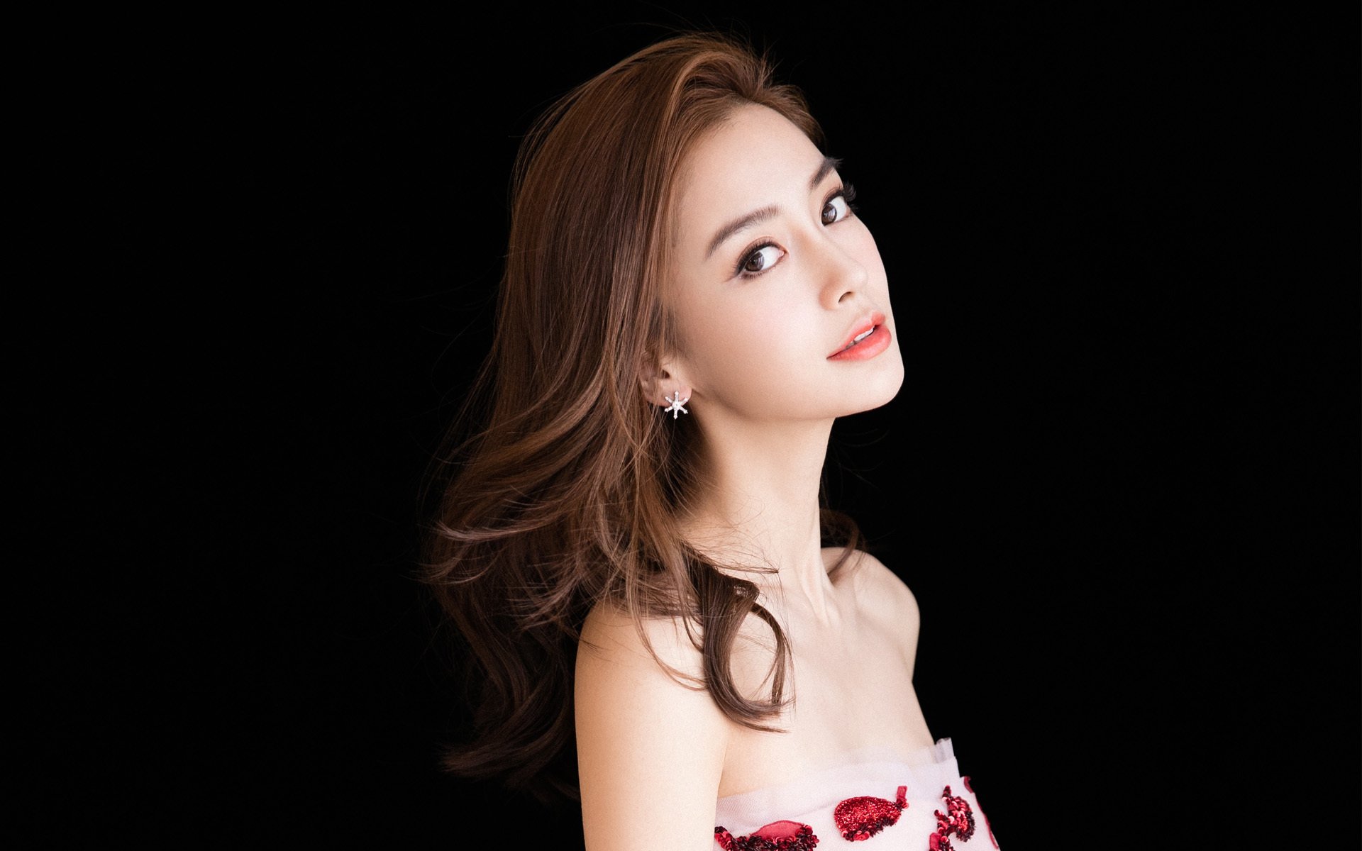 开云体育app-传奇的诞生，从团队铁流到孤胆英雄