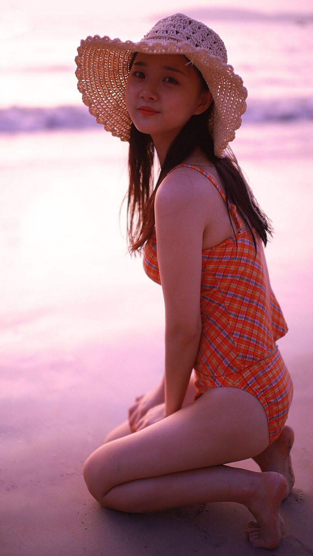 跨界英雄，苏亚雷斯一锤定音，中国队友谊赛力克挪威