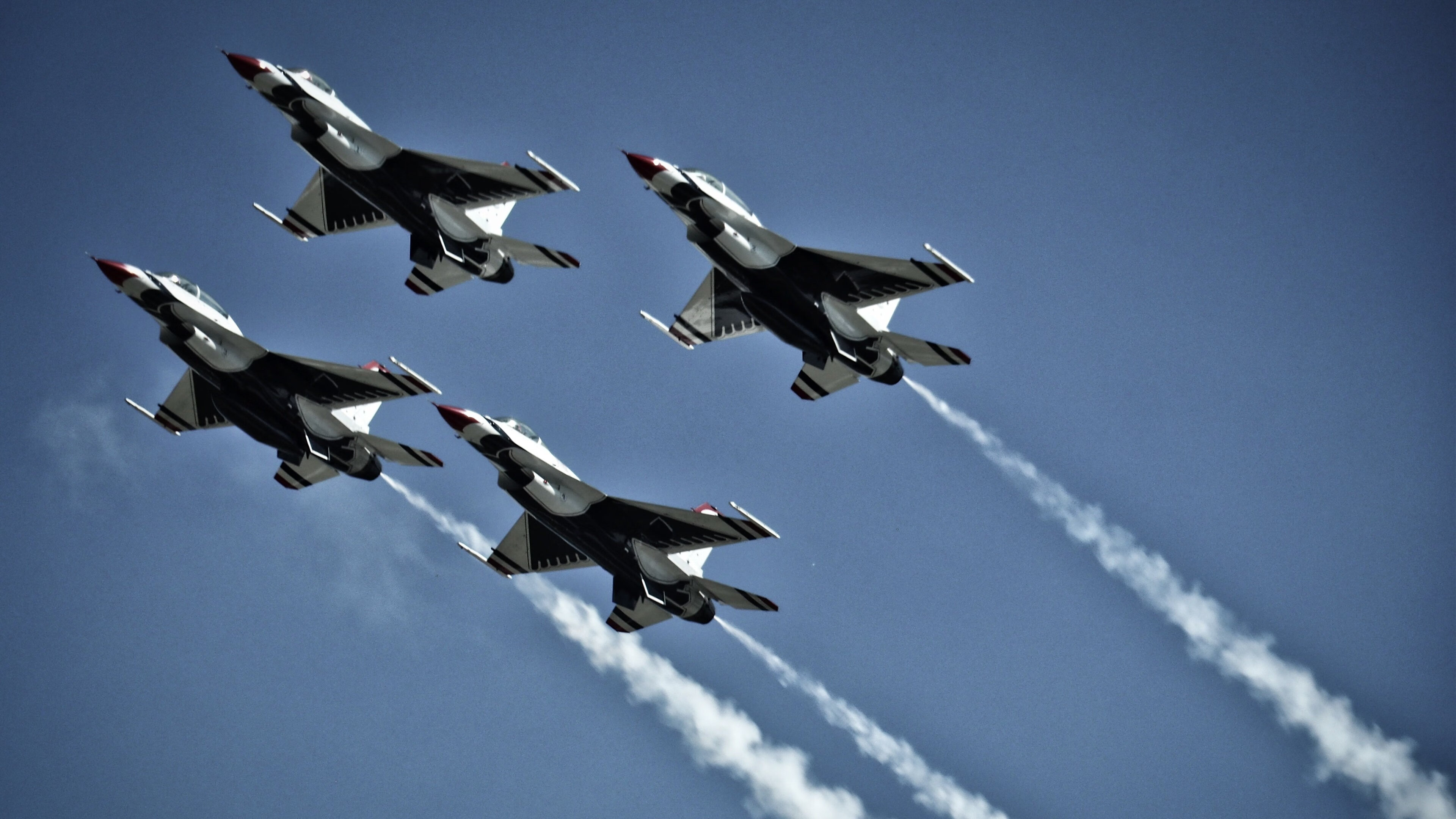 开云体育中国-当奇迹同时发生，玻利维亚击溃比利时，拉什福德在德甲争冠战接管比赛